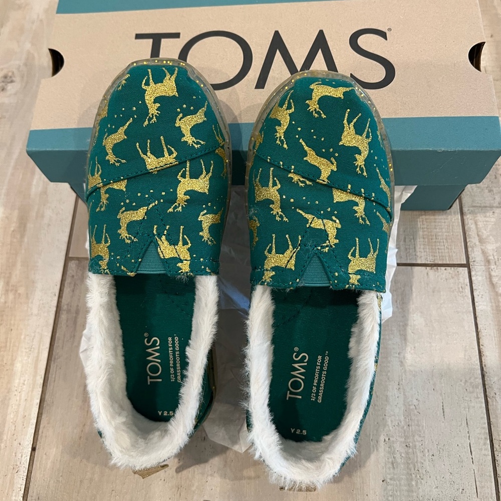 TOMS Women's Faux Fur Slip-On Shoe